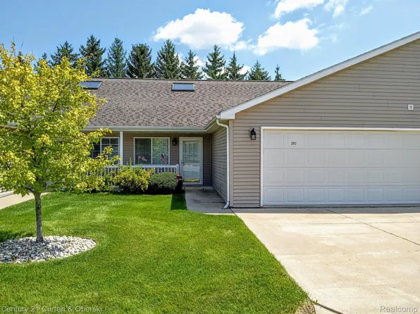 2817 Meadowwood St #20, Mount Pleasant, MI 48858