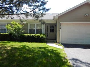 1878 Appaloosa Dr, Naperville, IL 60565