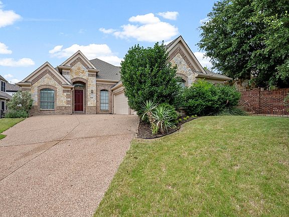 4th image of 2610 Meadow Ridge Dr