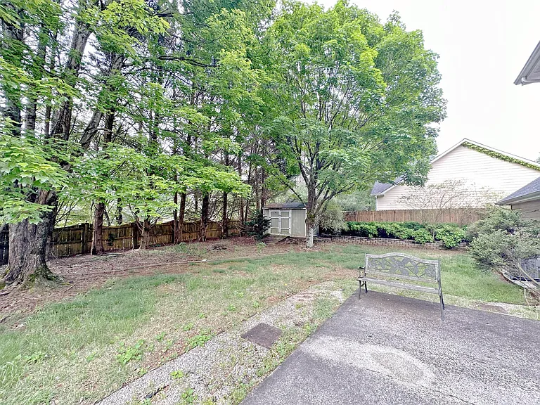 800 Trellis Pond Ct — Photo 17