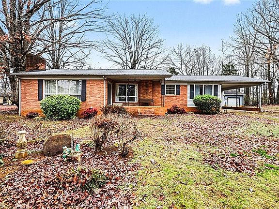 3rd image of 1324 Seays Rd