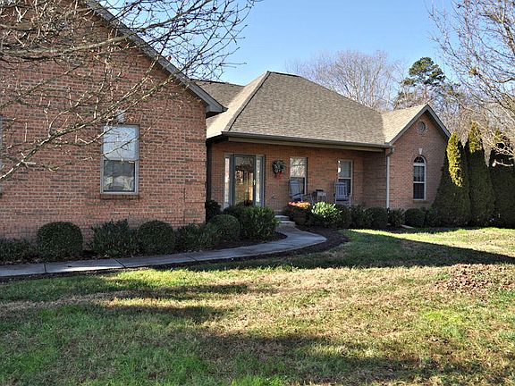 2nd image of 406 Meadowlake Cir