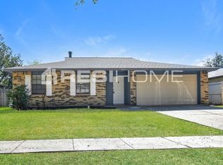401 Parkvale Ln, Grand Prairie, TX 75052