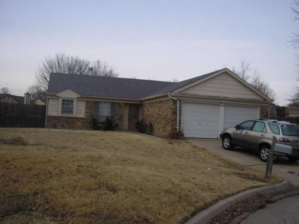 1st image of 7421 Canoga Cir