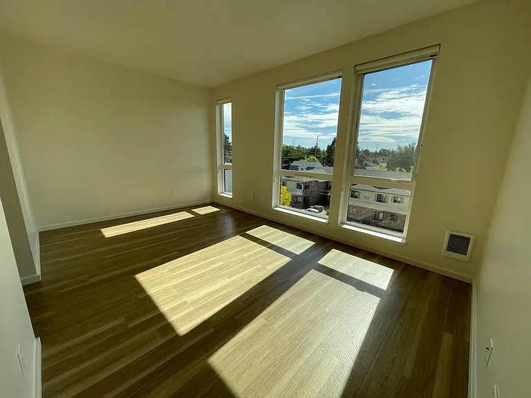Sunnyside — Photo 32