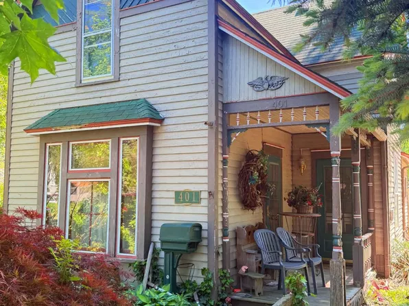 403 E North St, Crown Point, IN 46307