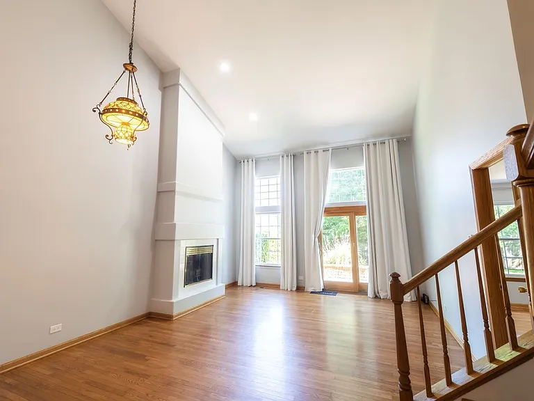 754 Savannah Ln — Photo 4