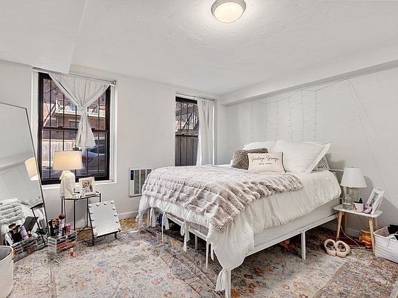 5th image of 26 E Springfield St APT 1