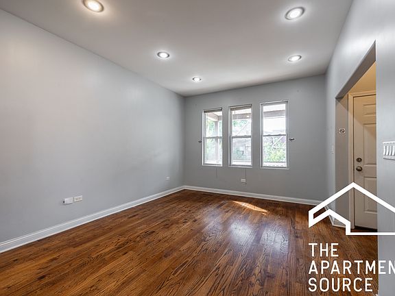 3rd image of 3444 W Schubert Ave