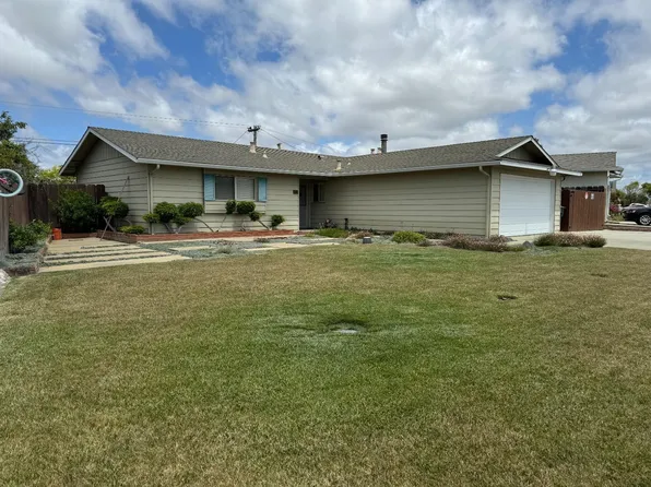 414 Pueblo Dr, Salinas, CA 93906