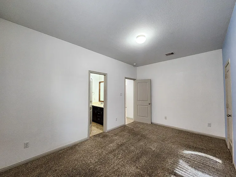 4515 Greenleaf Dr — Photo 14