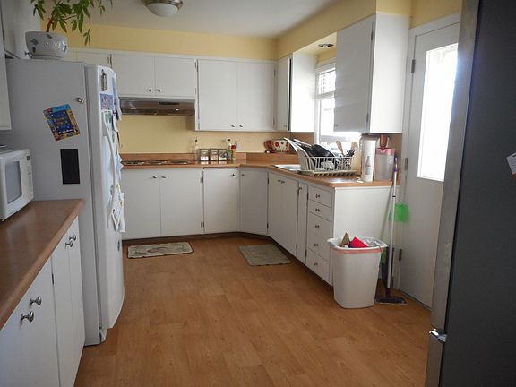 3rd image of 519 W 32nd St