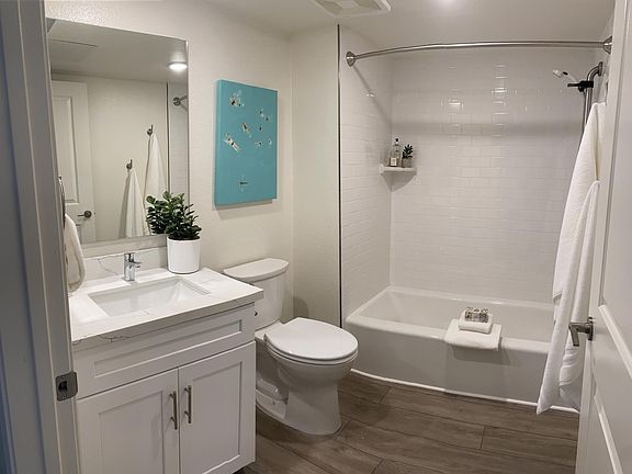 5th image of 891 Turquoise St #306
