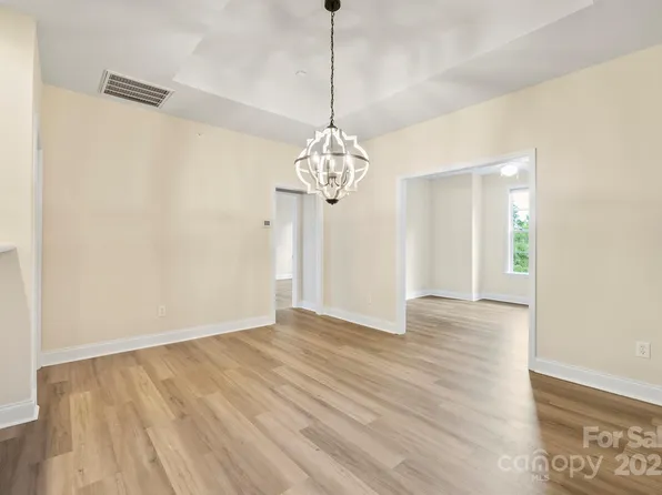 9031 Rosalyn Glen Rd, Cornelius, NC 28031