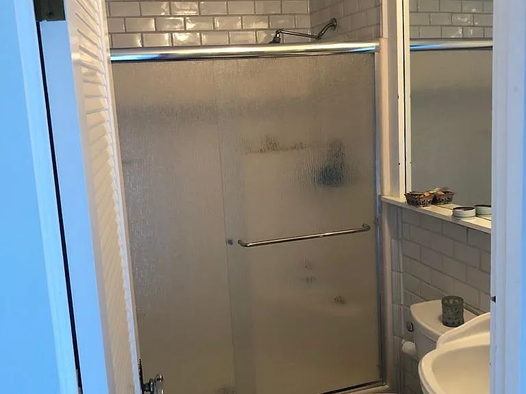 14B Bayview Ave — Photo 9