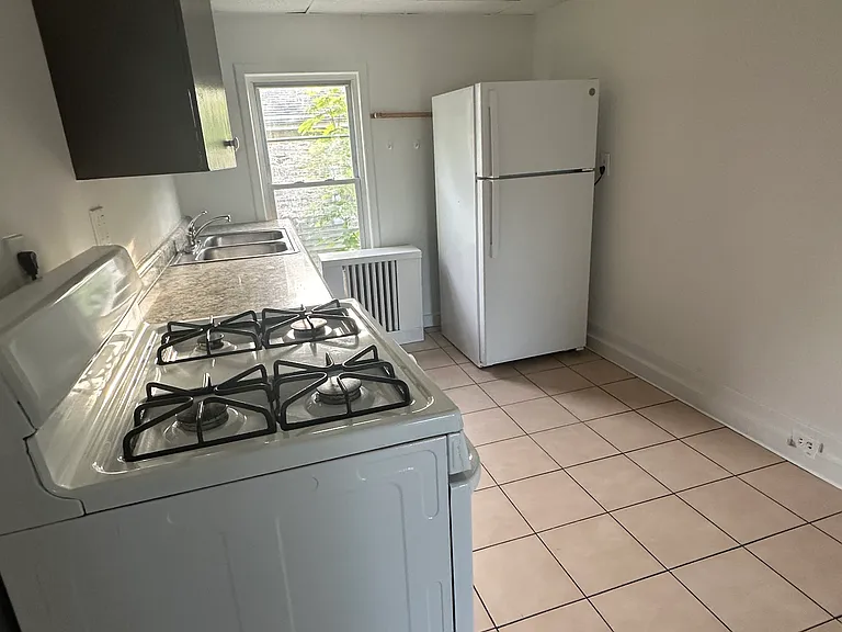239 Ashland Ave #2 — Photo 3