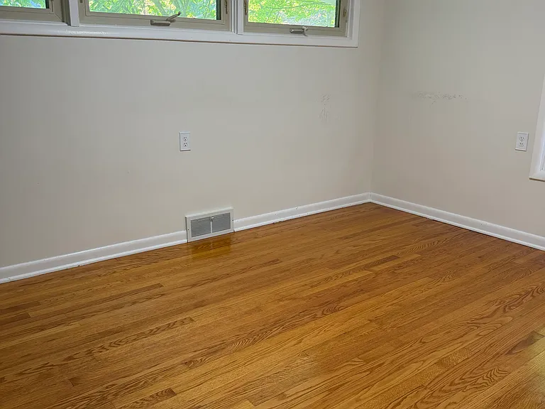 54 Tree Top Ln — Photo 44