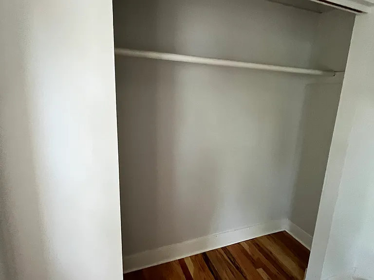 214-216 W Madison St #217 — Photo 4