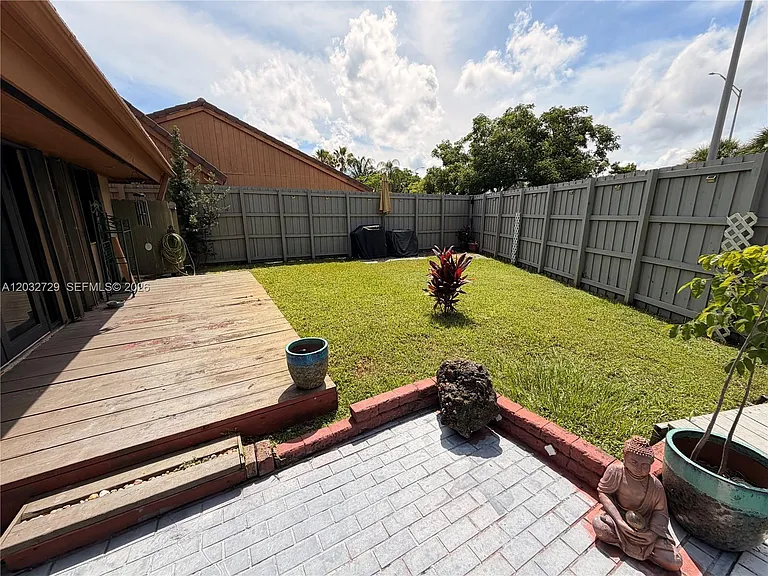 20451 NE 10th Pl — Photo 19