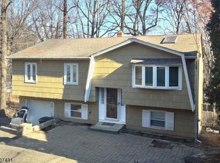 141 Valley View Dr, Rockaway, NJ 07866