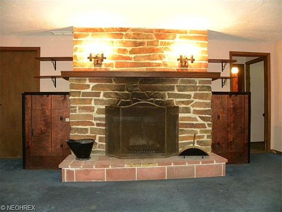 2nd image of 395 Parkview Dr