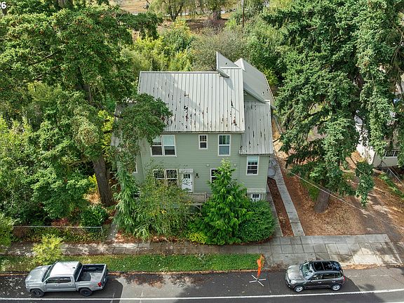 3rd image of 8780 SE Flavel St