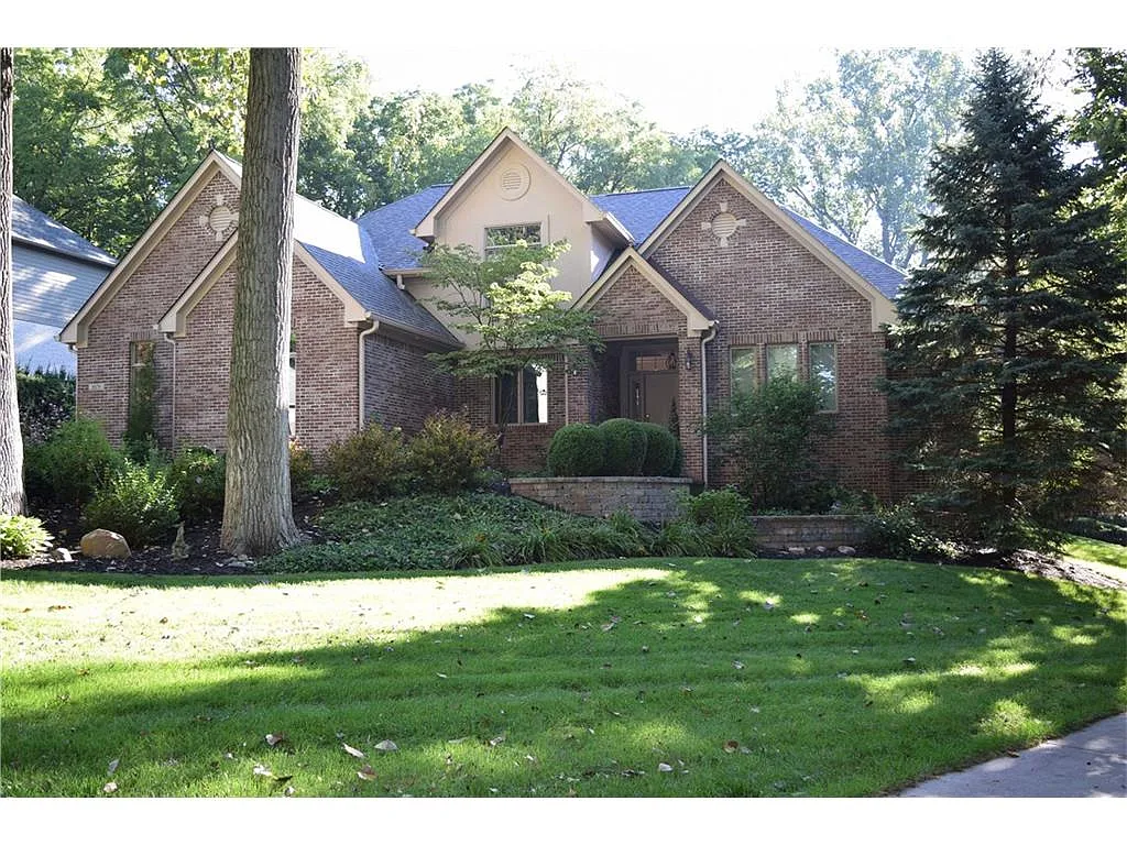 8679 Admirals Woods Dr photo 1