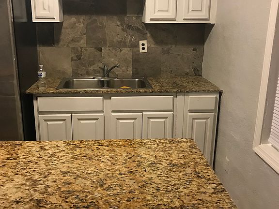 5th image of 2829 Magnolia Ave