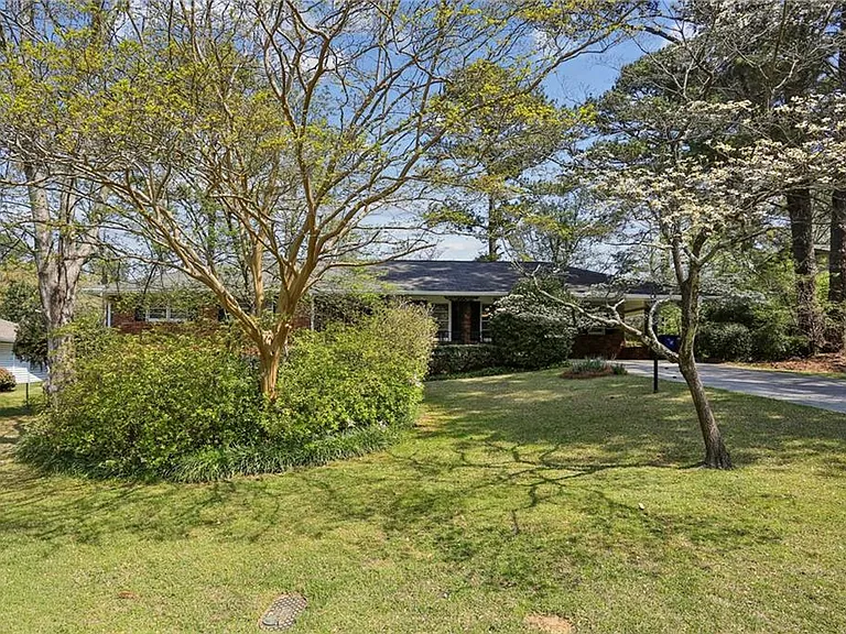 2888 Bonanza Dr — Photo 35