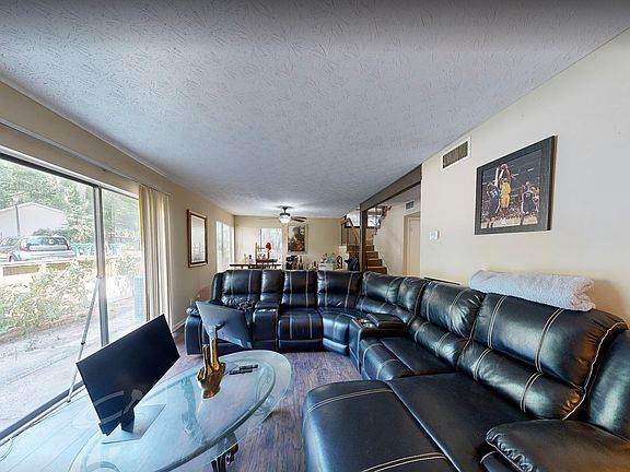 3rd image of 8579 Creekwood Way