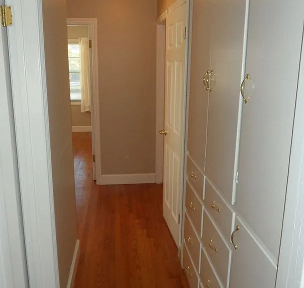 445 N Pine St — Photo 12