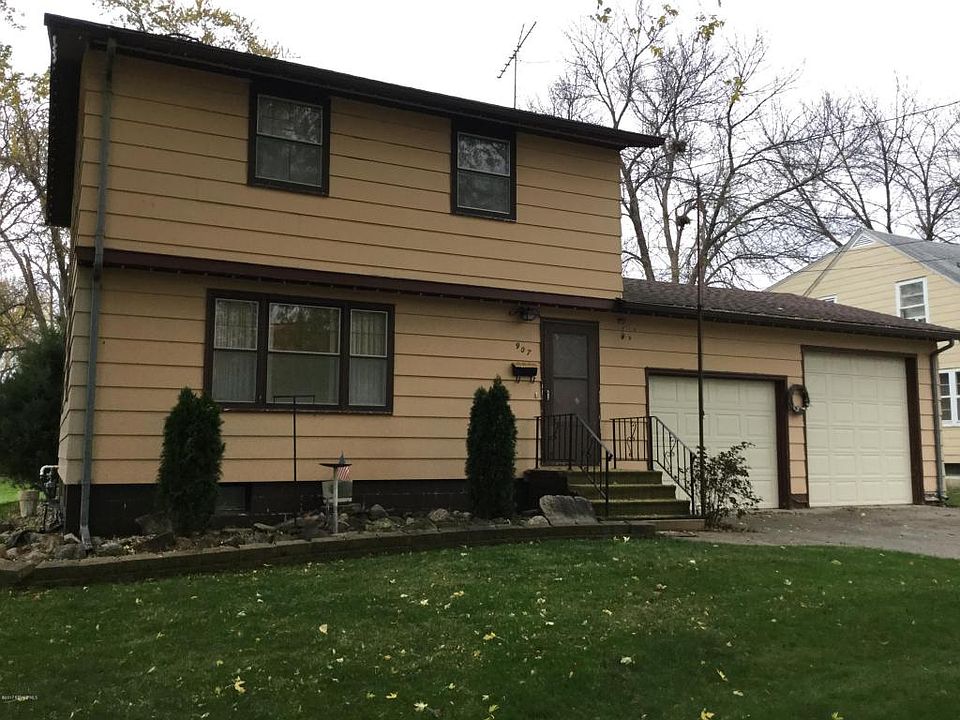 1st image of 907 Cedar Ave