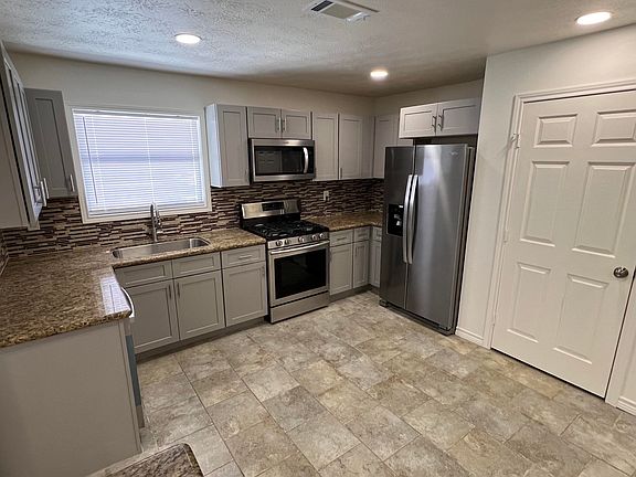 5th image of 1550 Driskill St