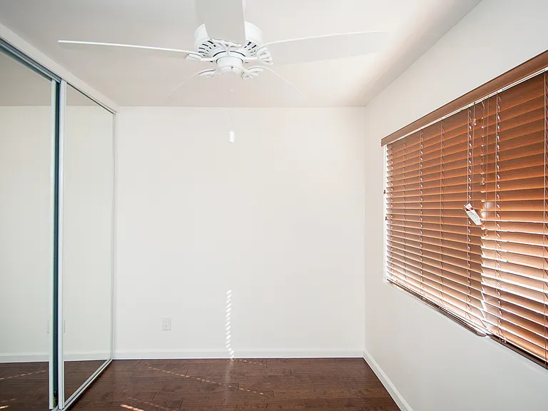740 Sapphire St — Photo 9