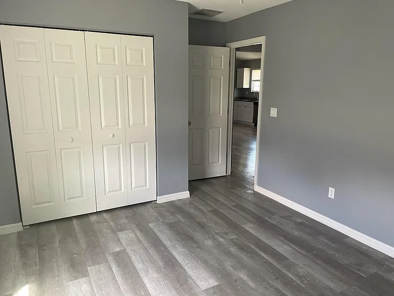 219 Locust Ln — Photo 9