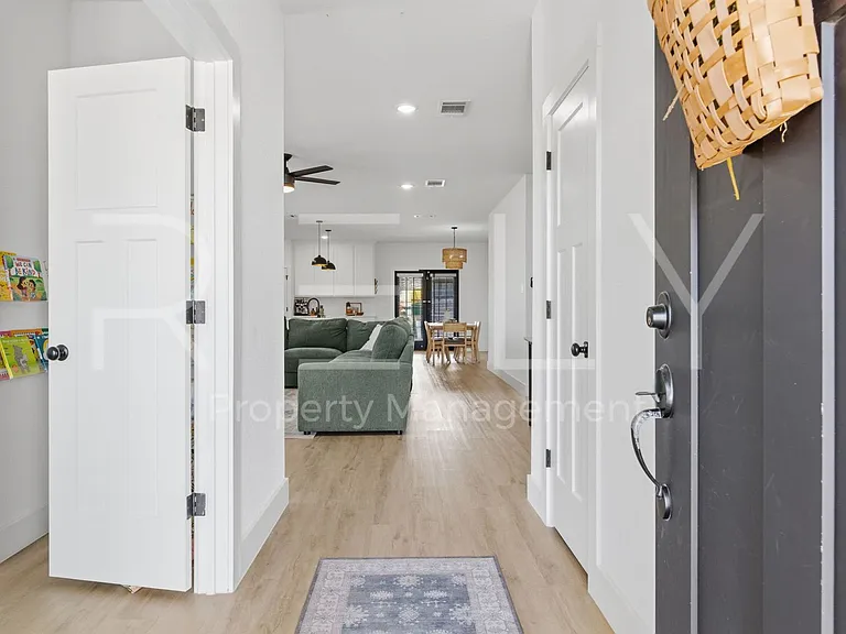 129 Seattle Slew Dr — Photo 8