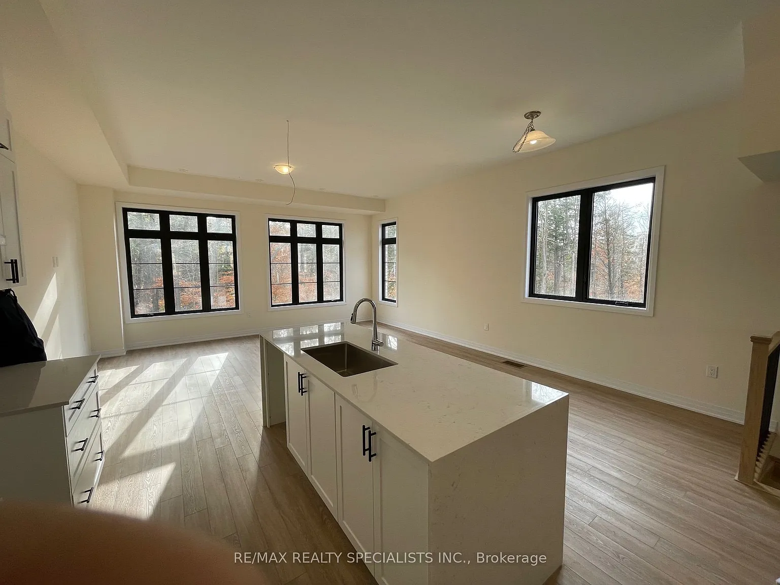 4 bed, $4,000 — Photo 3