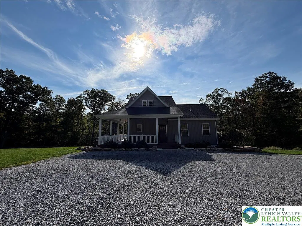 2 bed, 1.0 bath, 1313 sqft, $2,200 — Photo 2