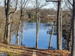 318 Halsey Rd, Annapolis, MD 21401