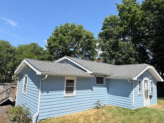 3rd image of 84 Perry St