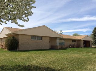1402 W 37th St, Kearney, NE 68845