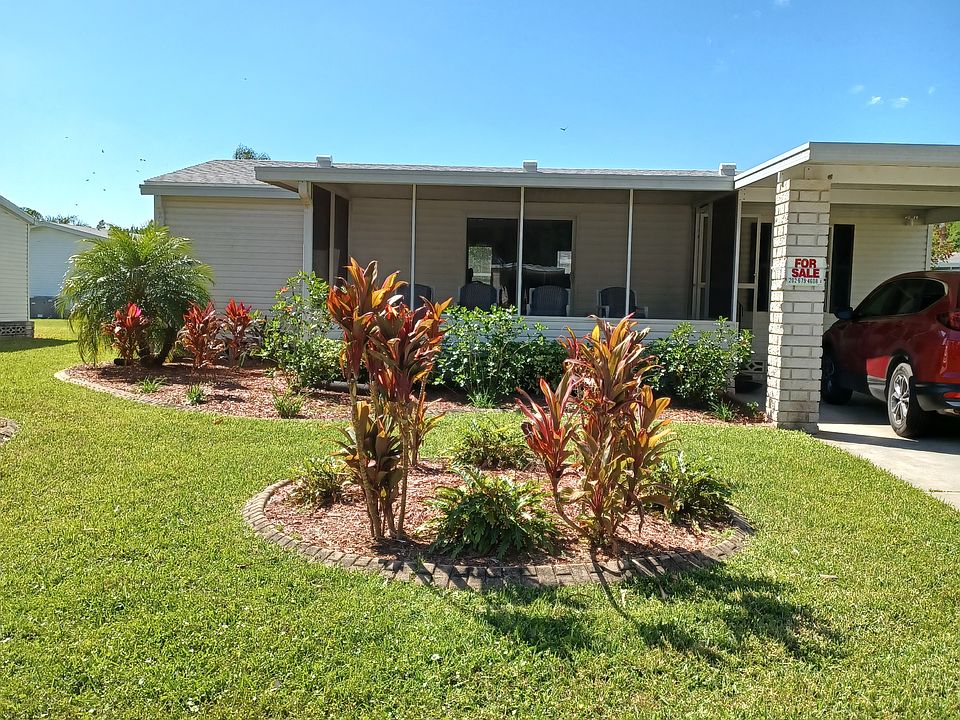 1st image of 634 Tulip Cir W