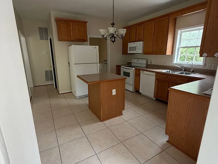 106 Mountainside Dr — Photo 6