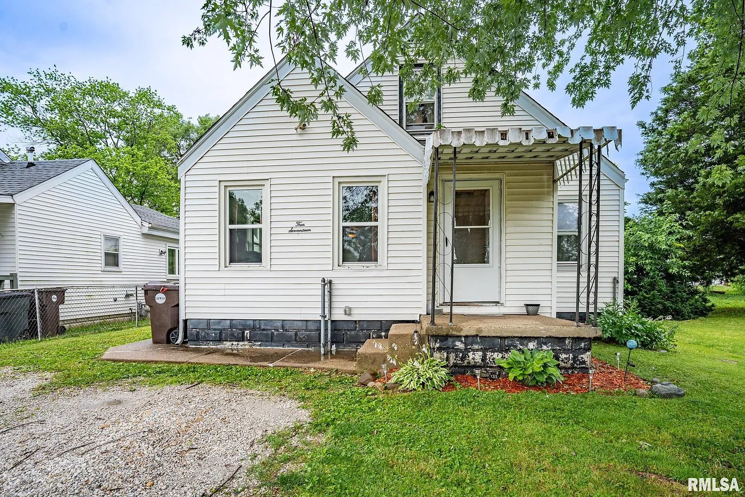 417 Zessin St photo 1