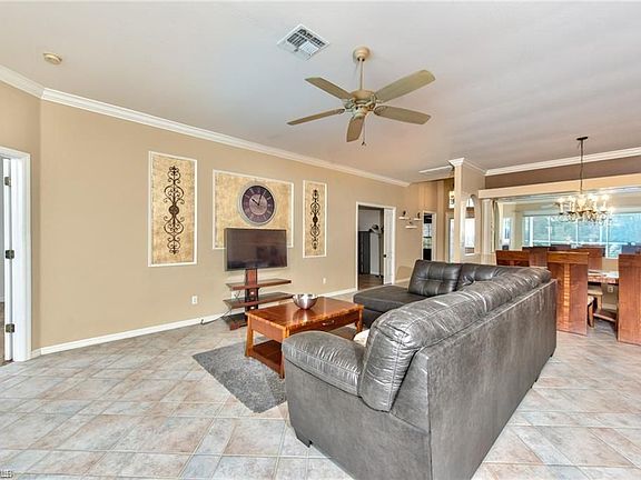 5th image of 8860 Springwood Ct