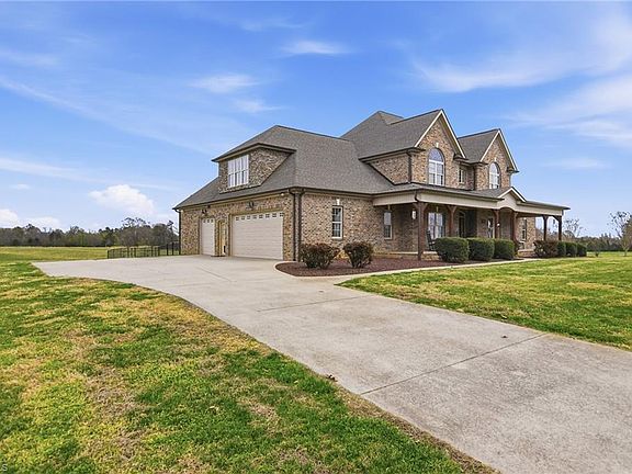 2nd image of 203 Bobcat Rd