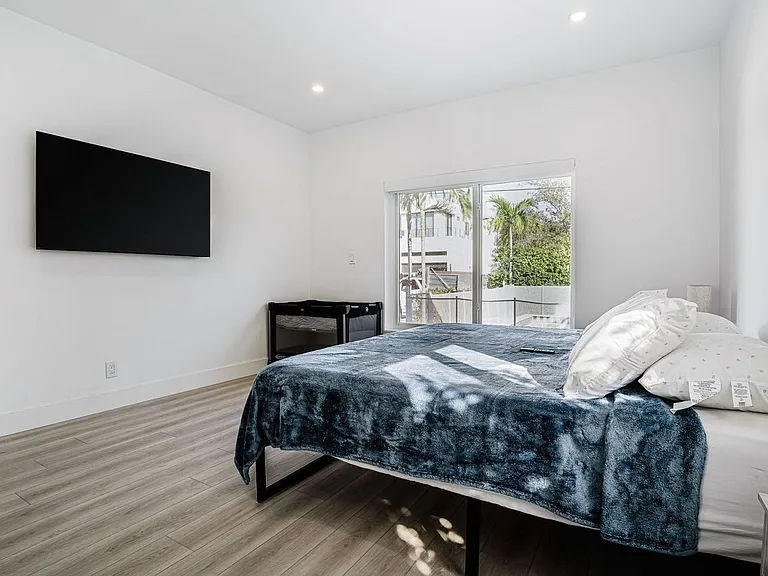 8866 Carlyle Ave — Photo 27
