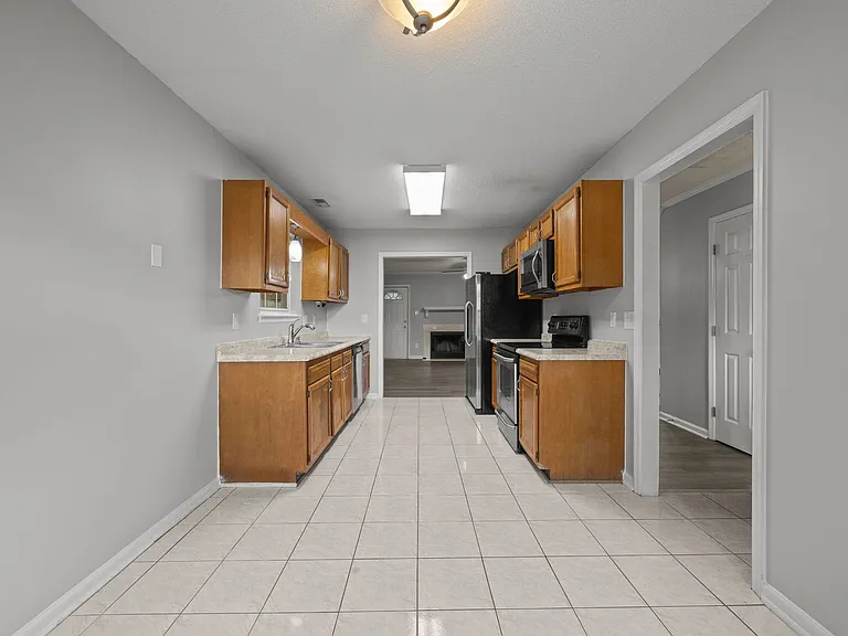 2033 Derby Run Rd — Photo 6