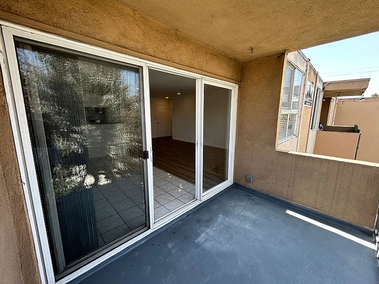 1951 Frank St #14 — Photo 17