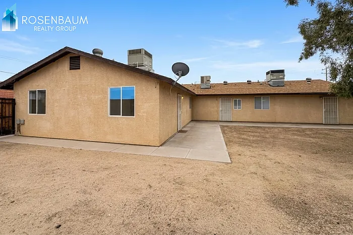 1702 W Shangri La Rd #1 — Photo 9